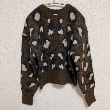 미사용 새상품 Discoat 레오파드 자카드 니트 가디건 브라운