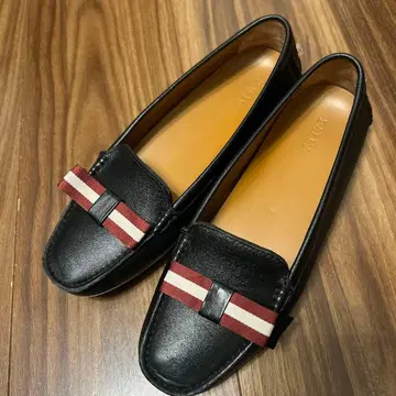 BALLY 블랙 로퍼 스트라이프 리본 포함