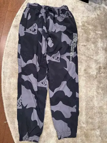 마크앤로나 카모플라주 블랙 보아 다운 팬츠 겨울 골프 카모플라쥬