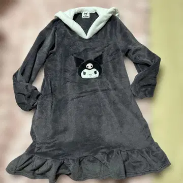 쿠로미 KUROMI 세일러 카라 그레이 플레어 스커트 룸웨어