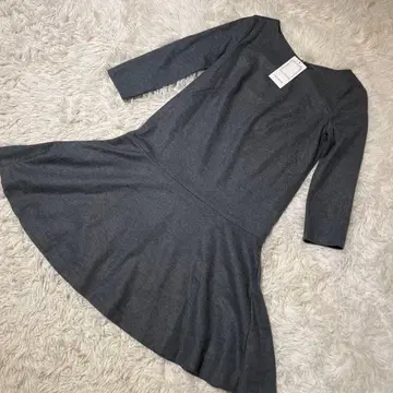 새상품 UNTITLED (언타이틀) 밑단 플레어 원피스 그레이