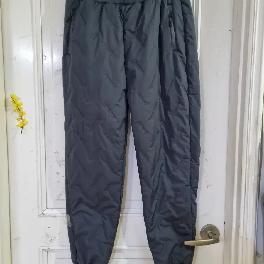 Men&#x27;s winter fur lining quilted padding jogger wide pants new product up to 36