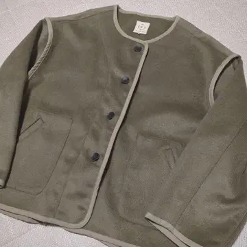 새상품!! 사만사 모스모스!! 노카라 파이핑 숏코트