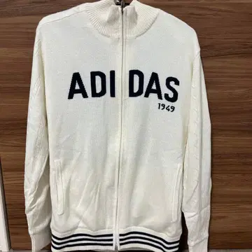 adidas 화이트 집업 자켓