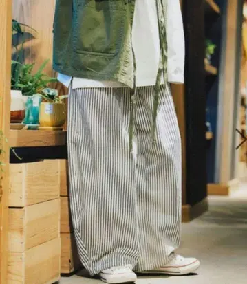 니코앤드 # [Make stuff'25] 포와또 마린 턱 팬츠 L