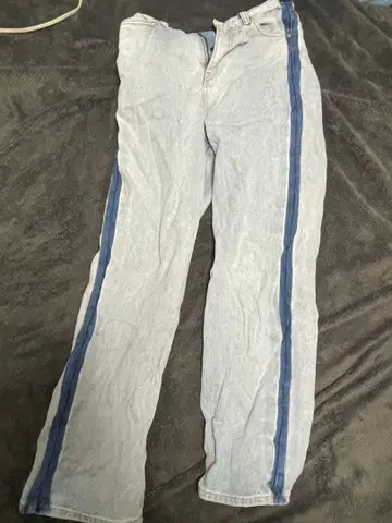 라이트 블루 스트라이프 디자인 청바지 데님