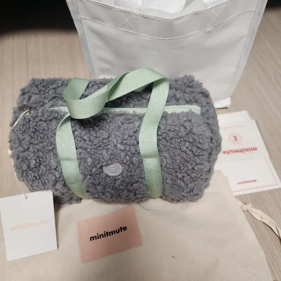 バッグ minitmute Shearing Tote Ash Shearing Tote – minitmute.jp