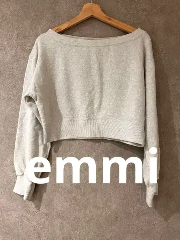 emmi 라메 안감 와이드 넥 풀오버