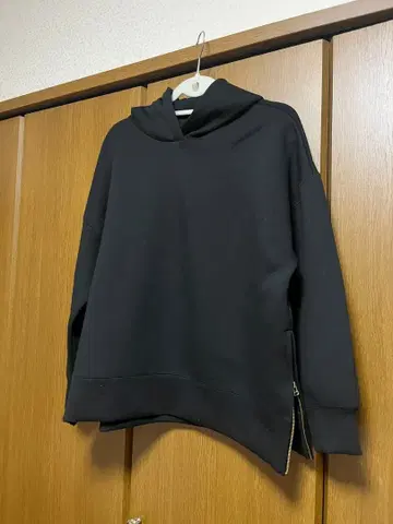 블랙 후드 부착 후드티 M 사이즈