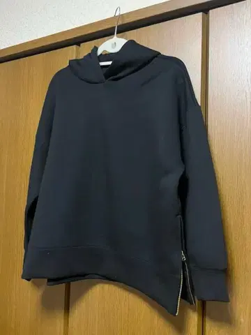 블랙 후드 부착 후드티 M 사이즈