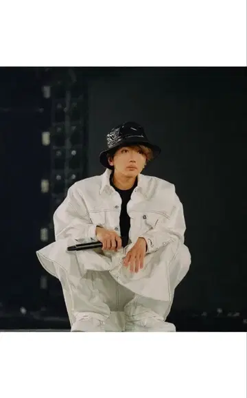 little sunny bite 셋업 화이트 nissy 착용