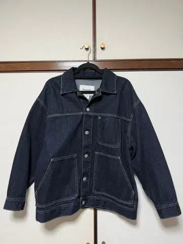 다크 데님 자켓과 팬츠 세트