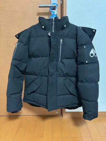 Moose Knuckles 블랙 다운 자켓