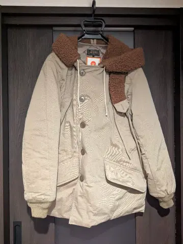 BEAMS KOMATSU 점퍼