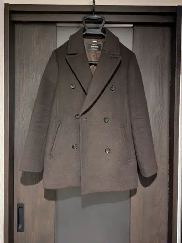 NEWYORKER 브라운 피 코트