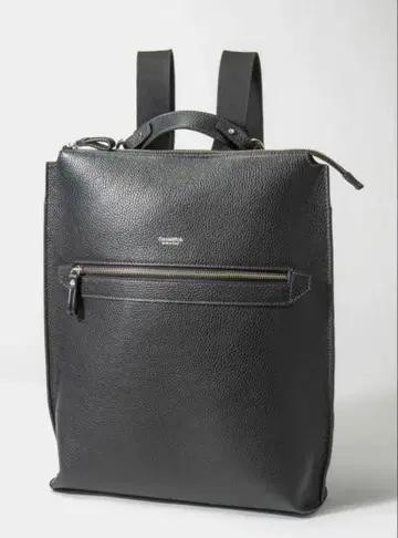 가죽 소재 블랙 백팩