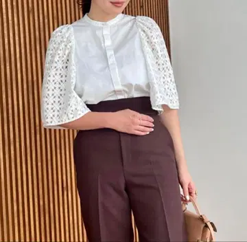 OHGA LACE FLOWER 블라우스 화이트