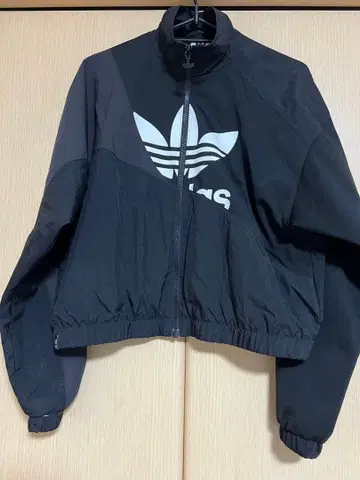 adidas 크롭 자켓 블랙