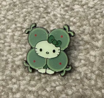 만박 헬로키티 핀 배지
