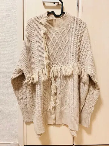 프린지 베이지 니트 스웨터 터틀넥 겨울