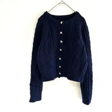 니트 가디건 네이비 케이블 짜임 파트 버튼 페미론 데이트