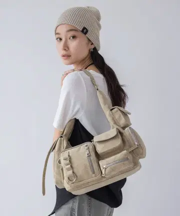 JEANASIS 멀티 포켓 원 숄더 BAG 베이지 스웨이드