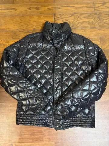 TATRAS 블랙 퀼팅 자켓 지퍼 하자 있음