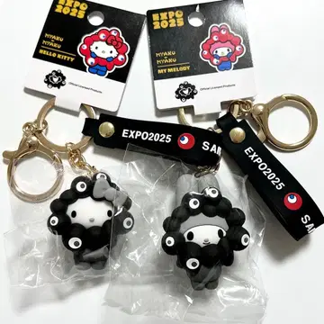 산리오 스트랩 키링 키티 마이멜로디 미야쿠미야쿠 블랙 만박