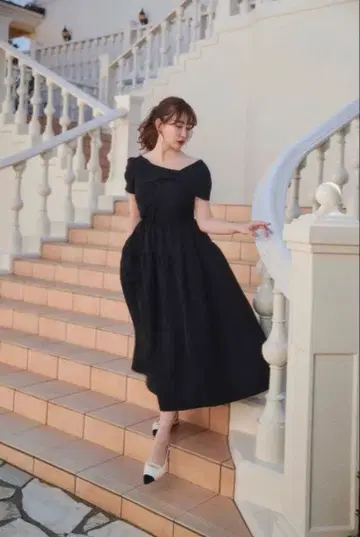 Herlipto Twisted Ribbon Tiered Dress