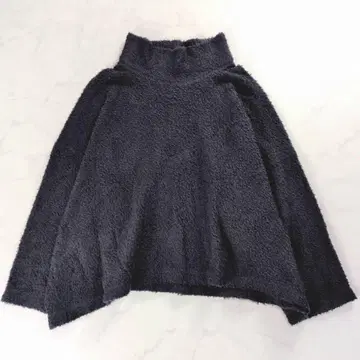 2023년 바바굴리 요건 레일 보아 니트 하이넥 복슬복슬 네이비