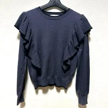 아바클로 프릴 장식 네이비 긴팔 니트