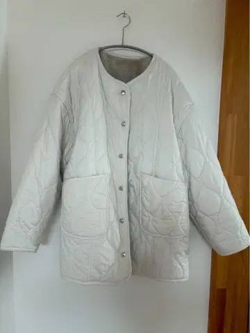 디스코트 화이트 퀼팅 자켓