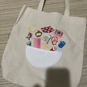새상품급 도라에몽 자수 토트백