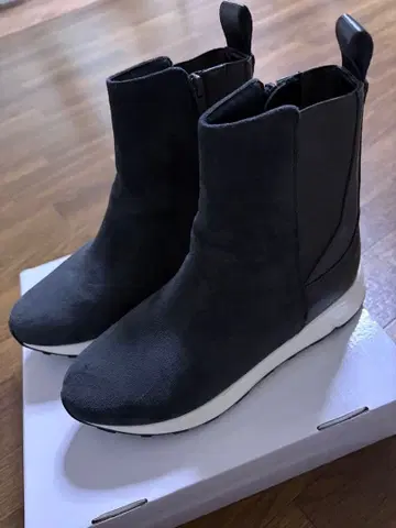 컨디션 최상 야마다야 nouer 사이드 고어 숏부츠 24cm 차콜 그레이