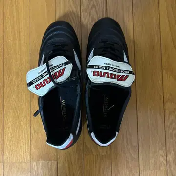 미즈노 모렐리아 축구화 블랙/화이트 끈 제로그라이드!