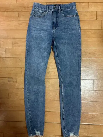 라이트 블루 스키니 청바지 데미지 가공