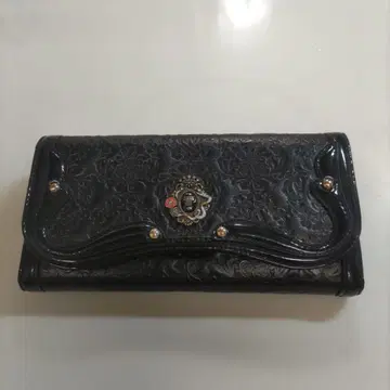 ANNA SUI 엠보싱 가공 블랙 장지갑 중고