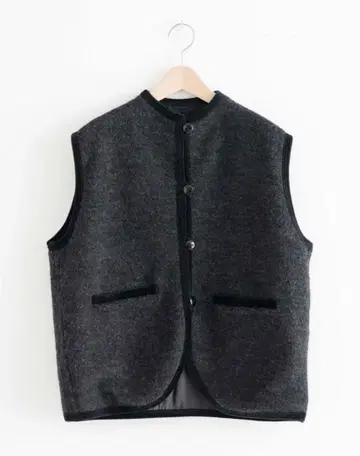 [ 새상품 택 포함 ] claska D 시프 파일 저지 베스트 완판템