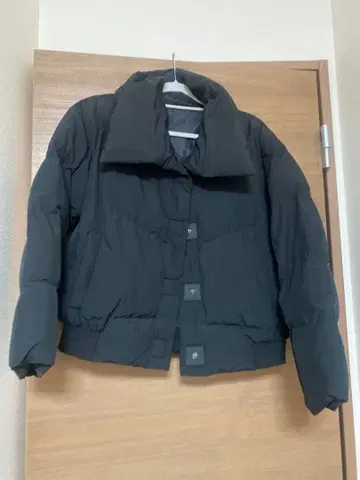 블랙 숏 기장 다운 자켓