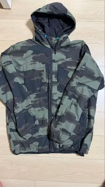 [ 한정 가격 ] DENHAM 카모플라쥬 나일론 자켓