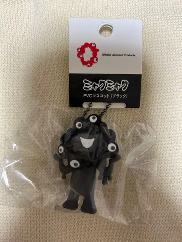 미야쿠미야쿠 PVC 마스코트 키링 블랙