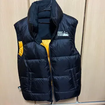 퍼스트 다운 다운 베스트 블랙/옐로우 컬러 리버서블