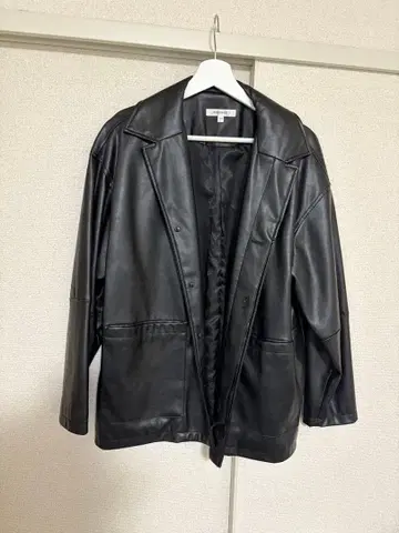 MOUSSY 블랙 가죽 자켓