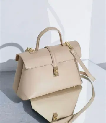 VIS 트위스트 금장 장식 원 핸들 백 [ 2WAY ]