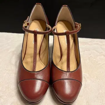 STRAWBERRY FIELDS 브라운 T스트랩 하이힐 23.5cm