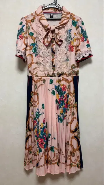 꽃무늬 리본 포함 레이스 옷깃 원피스