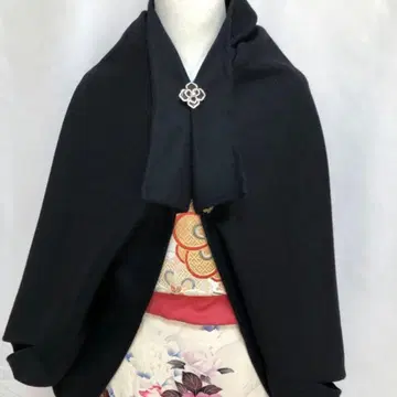 핸드메이드 캐시미어 카라 달린 모몽가 코트