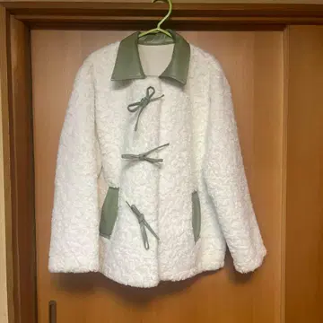 플리스 자켓 화이트 그린 악센트