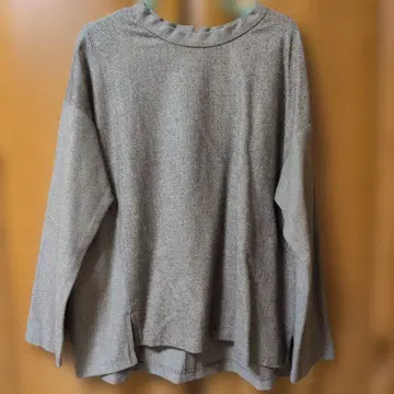 파드칼레 긴팔 상의 백 버튼 포함