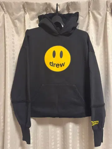 drew house 스마일리 페이스 컷팅 후드티 블랙